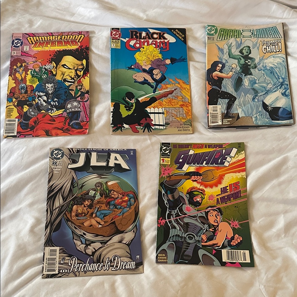 DC Comics comic Book set of 5 - Red, Blue, Black